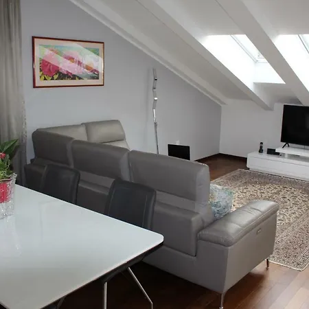 Stegic Apartment *